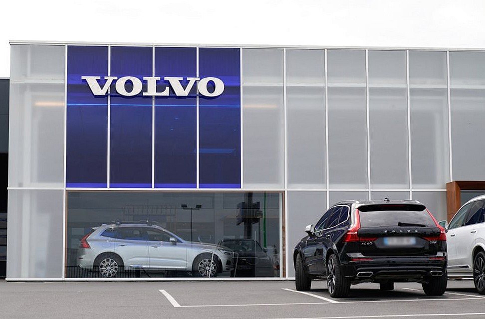 Volvo Marketing Mix
